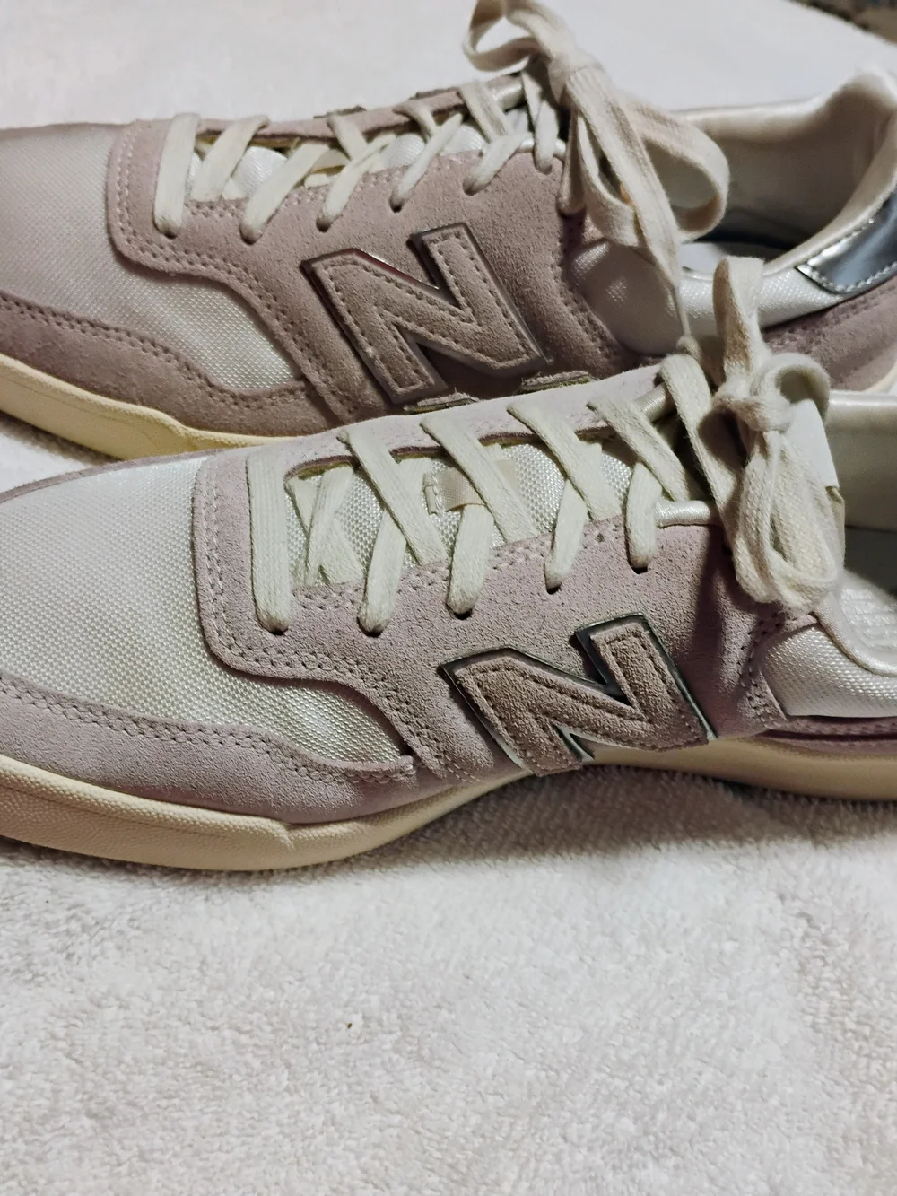 New Balance WRT 300G2 Women's Mushroom/Taupe Cream Suede Low Top Sneakers Size 9